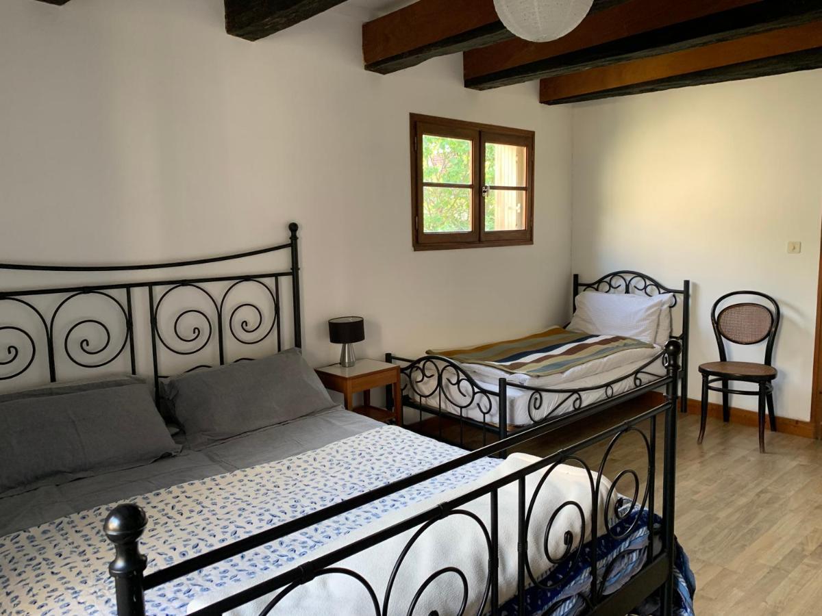 Spacious Apartment In A Charming, Tranquil Village Saint-Vincent-Rive-dʼOlt 外观 照片
