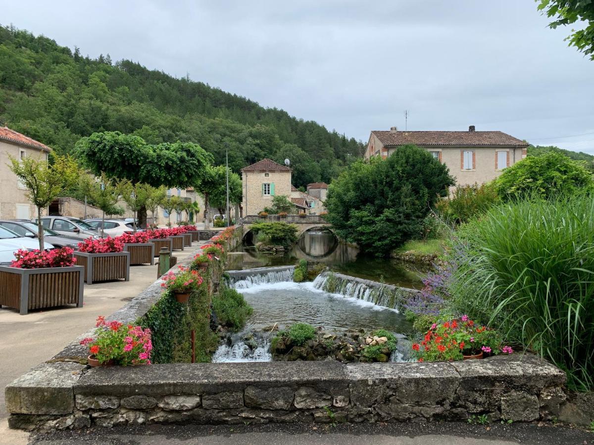 Spacious Apartment In A Charming, Tranquil Village Saint-Vincent-Rive-dʼOlt 外观 照片